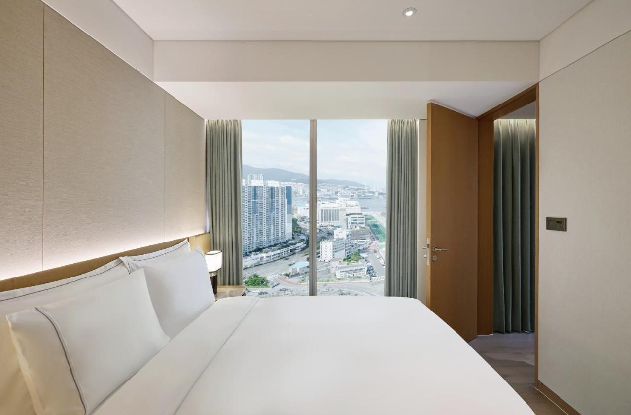 Wyndham Grand Busan Bagian luar foto
