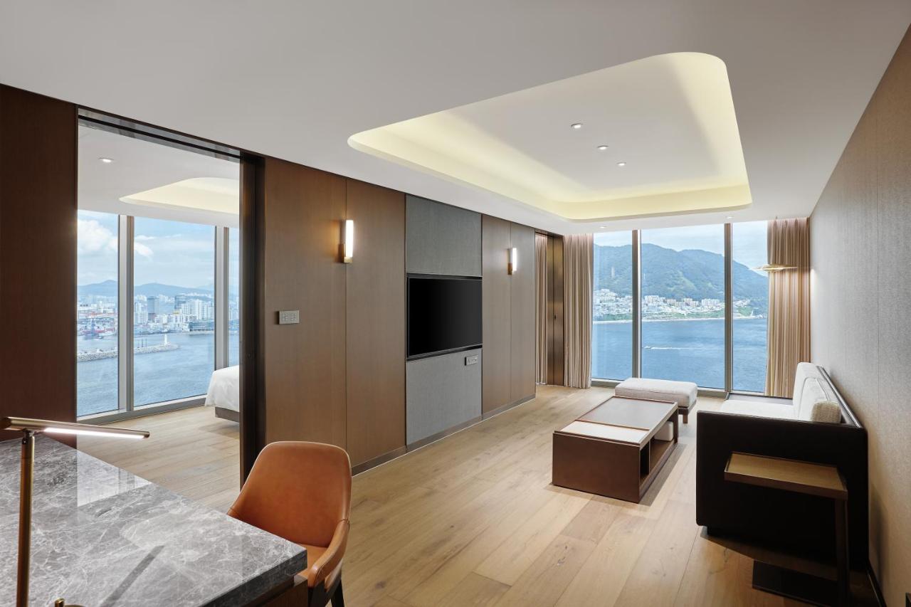 Wyndham Grand Busan Bagian luar foto