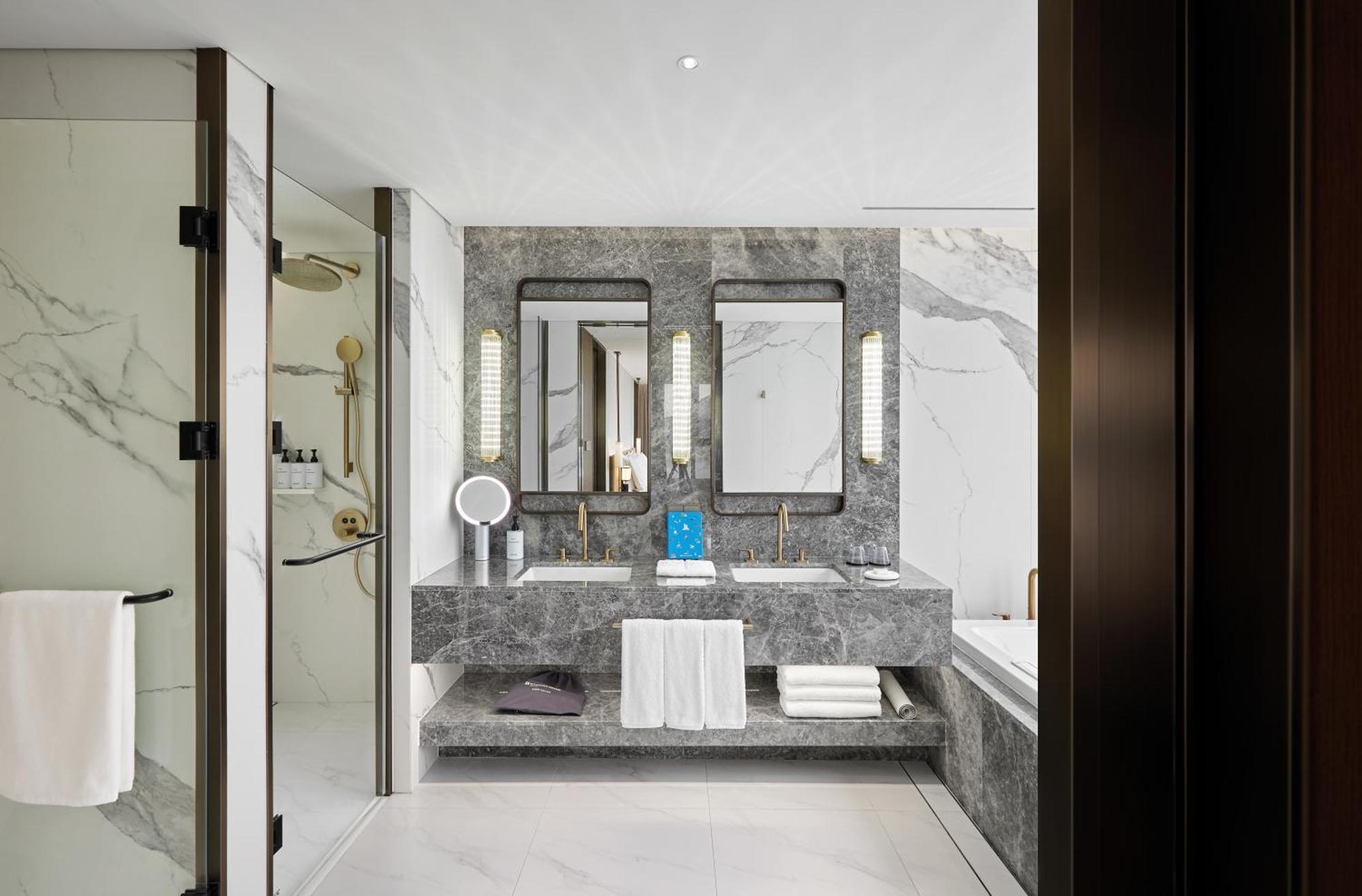 Wyndham Grand Busan Bagian luar foto