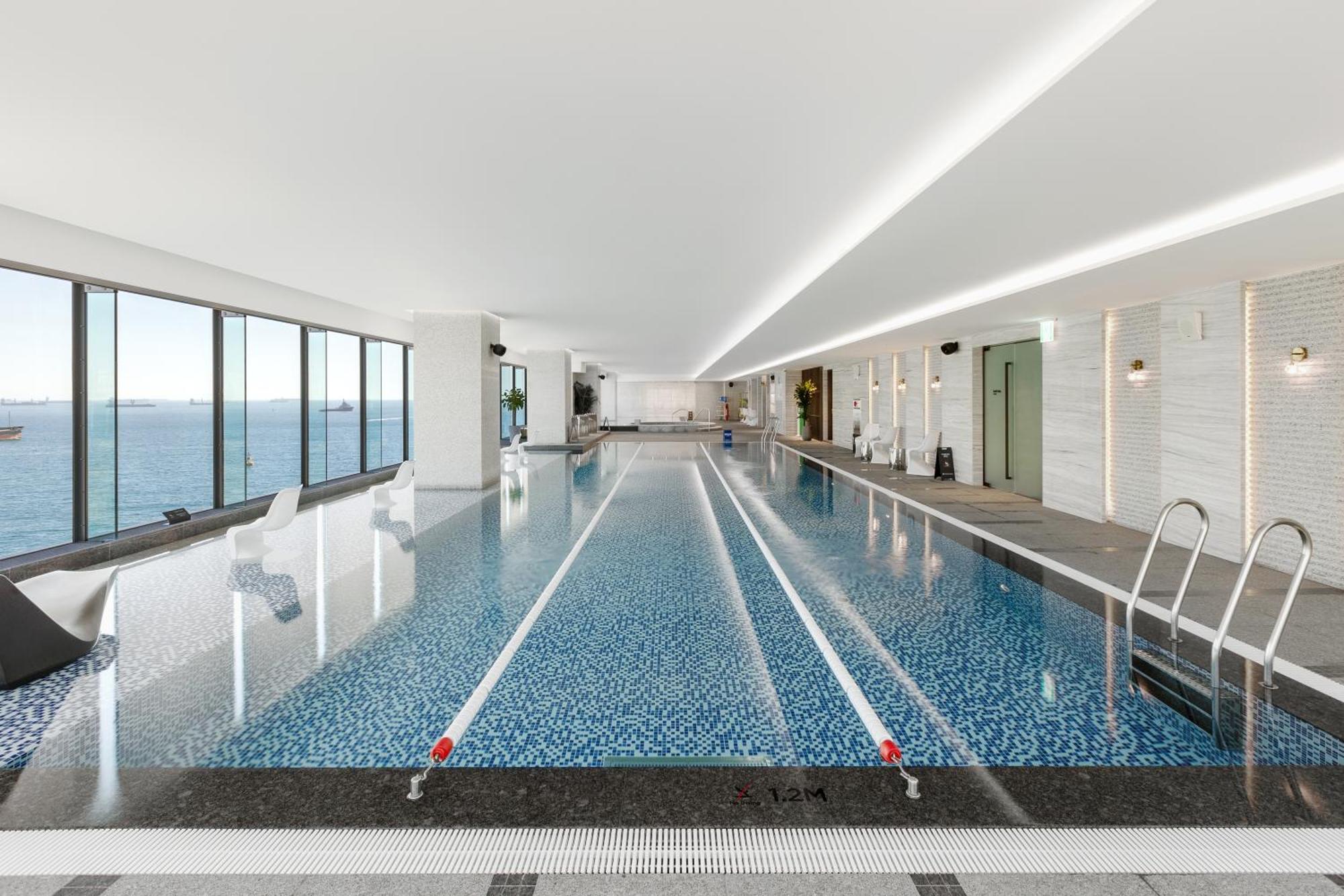 Wyndham Grand Busan Bagian luar foto