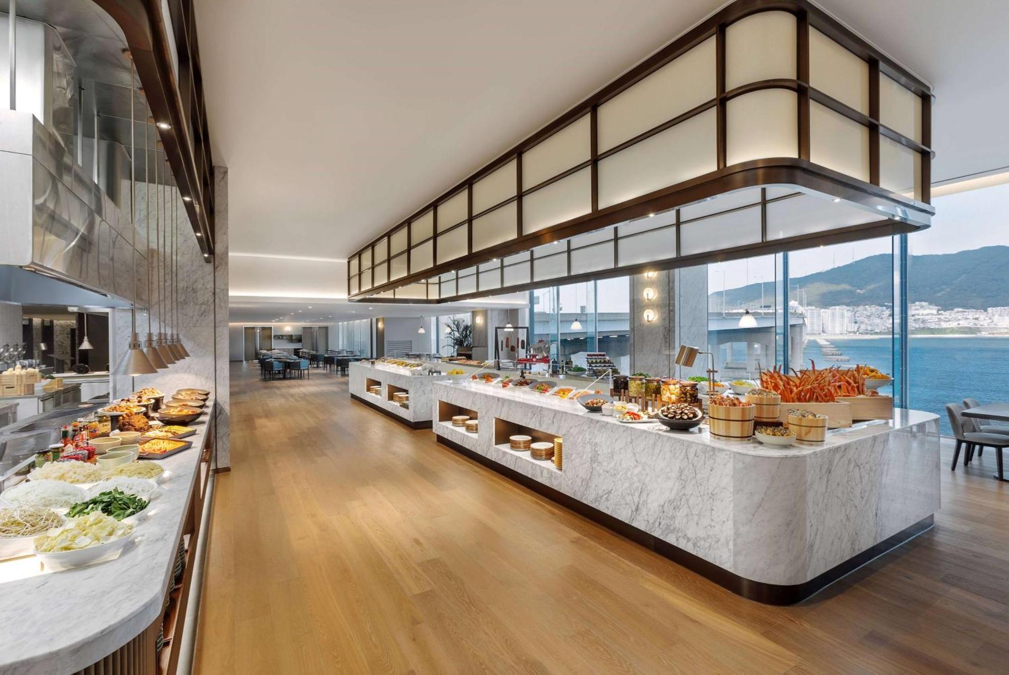 Wyndham Grand Busan Bagian luar foto