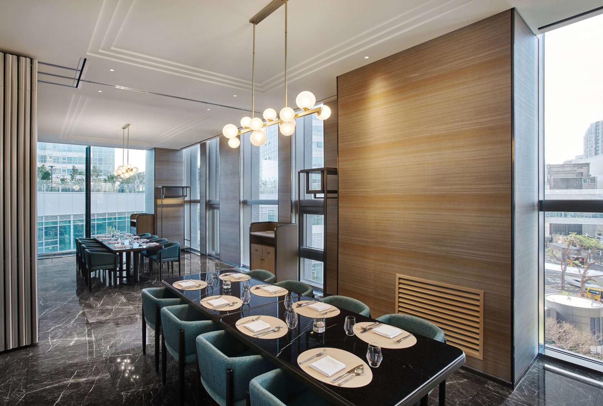 Wyndham Grand Busan Bagian luar foto