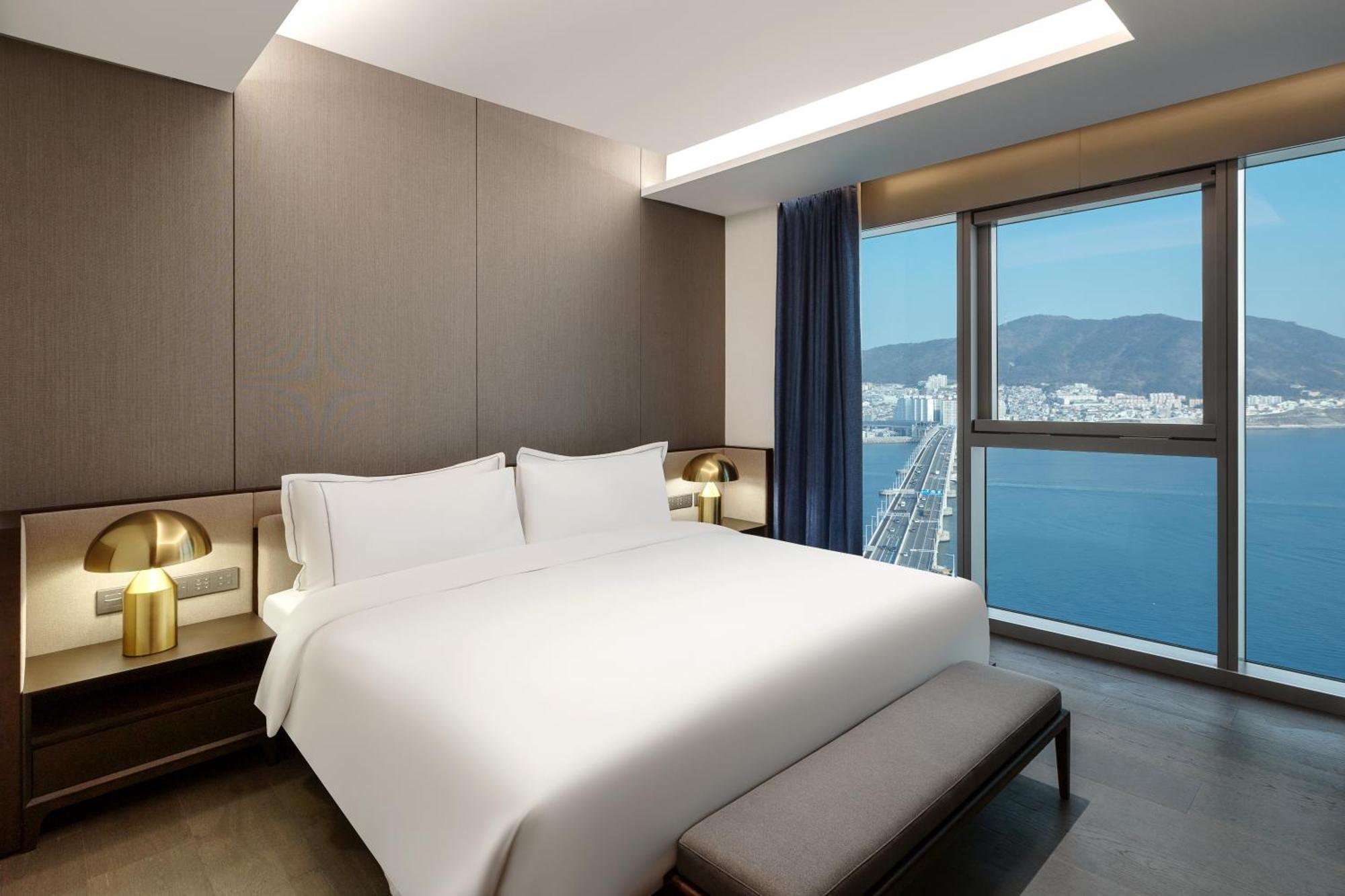 Wyndham Grand Busan Bagian luar foto