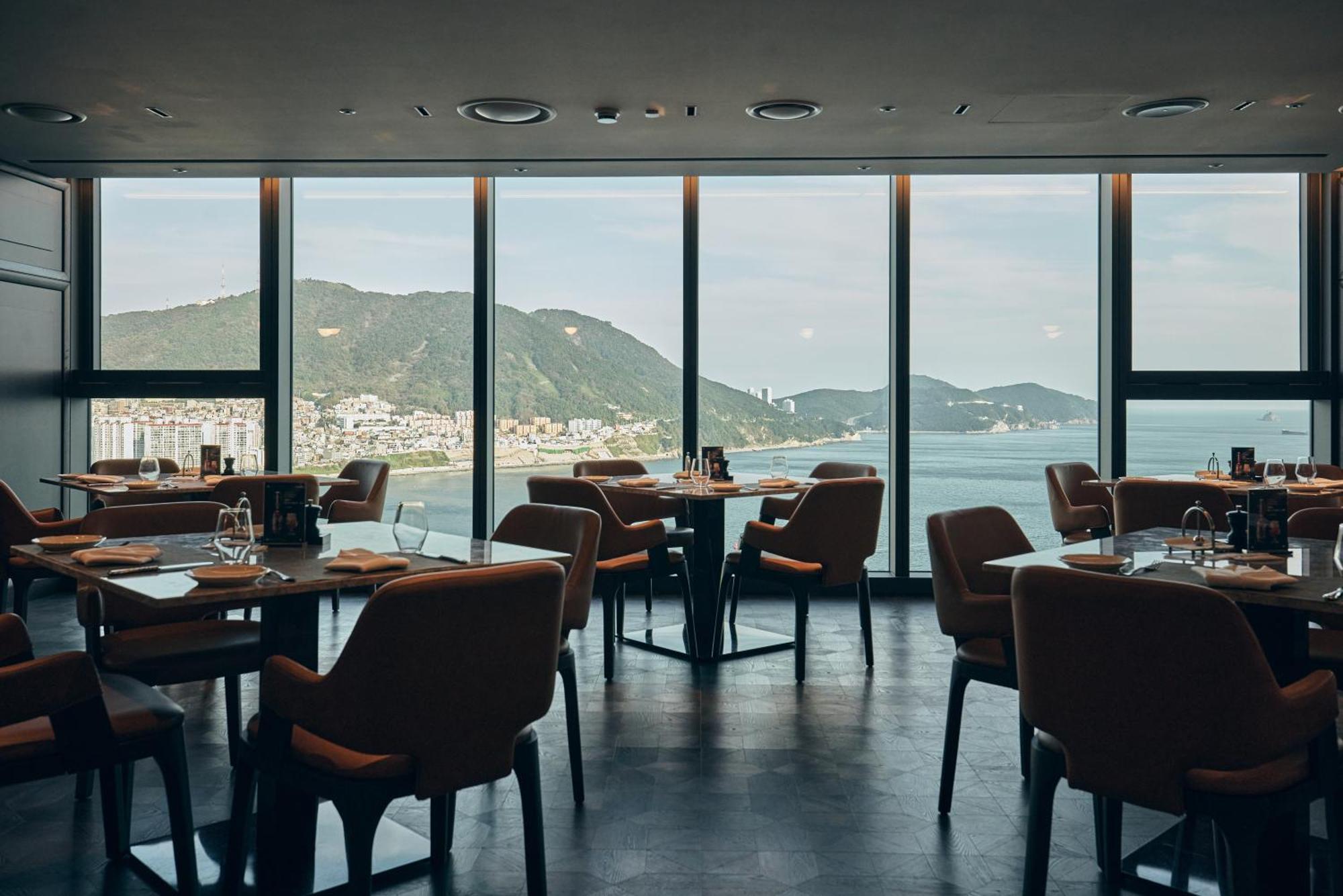Wyndham Grand Busan Bagian luar foto